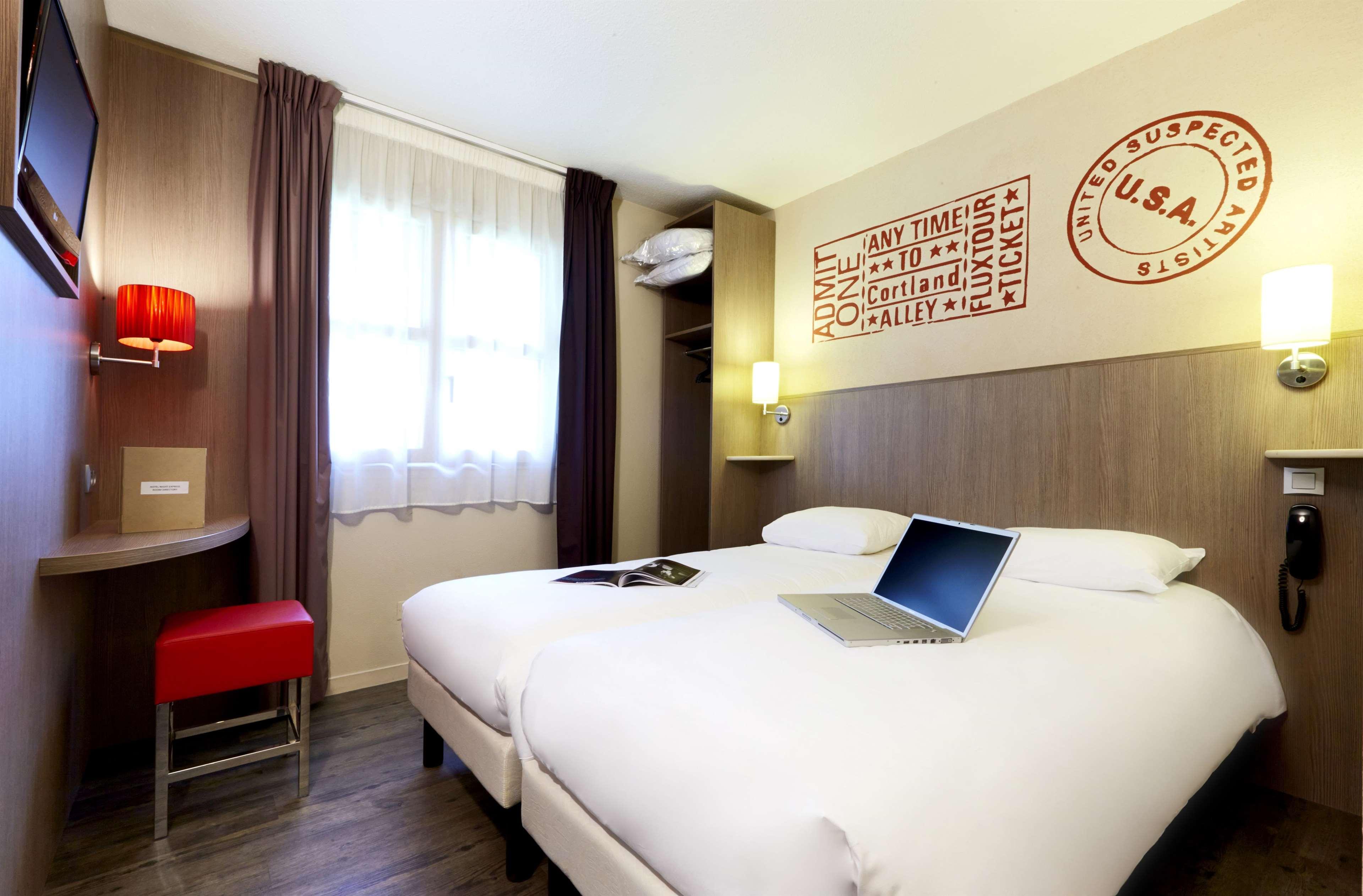 Brit Hotel Essentiel Шоле Екстериор снимка