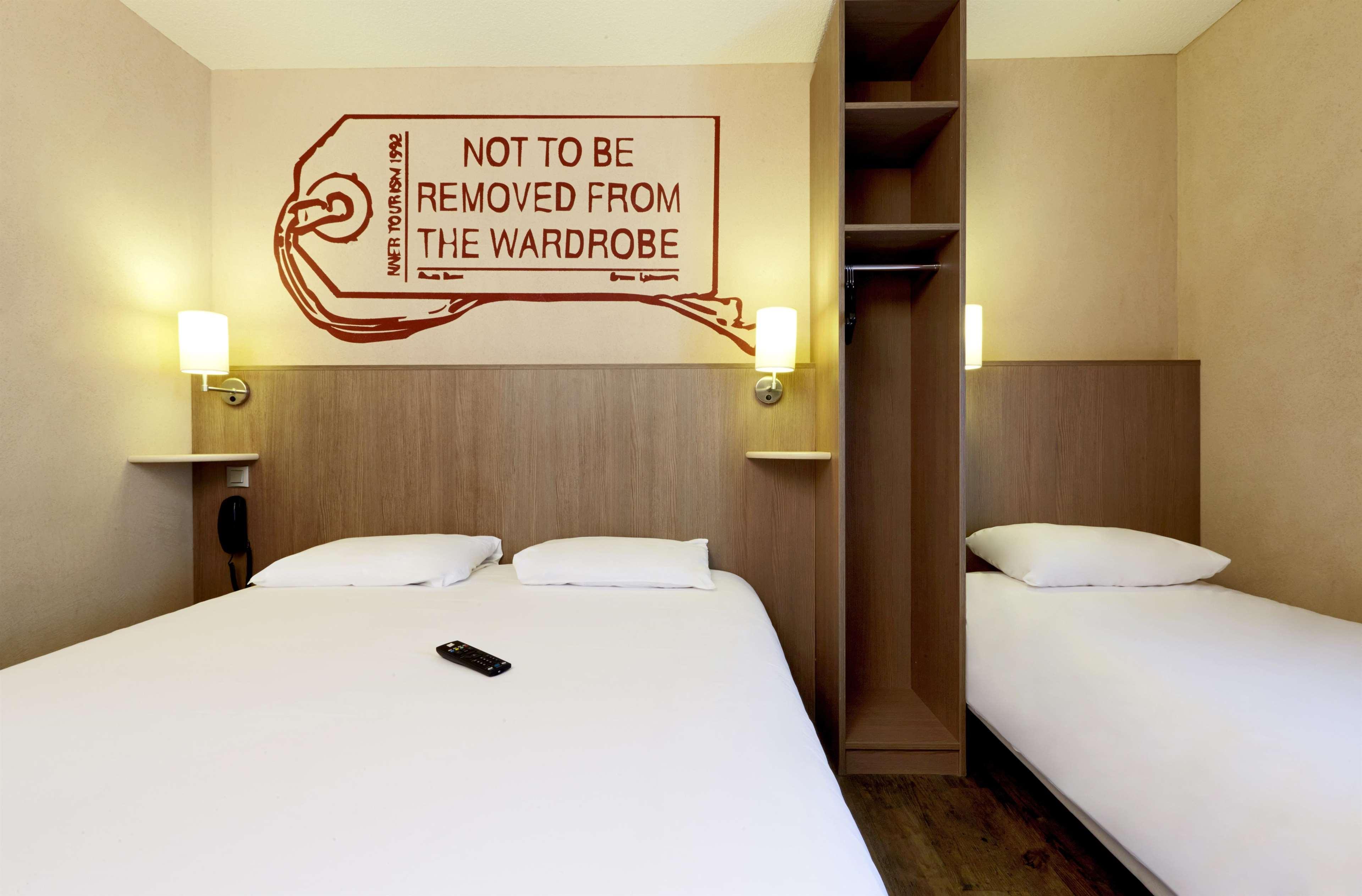 Brit Hotel Essentiel Шоле Екстериор снимка