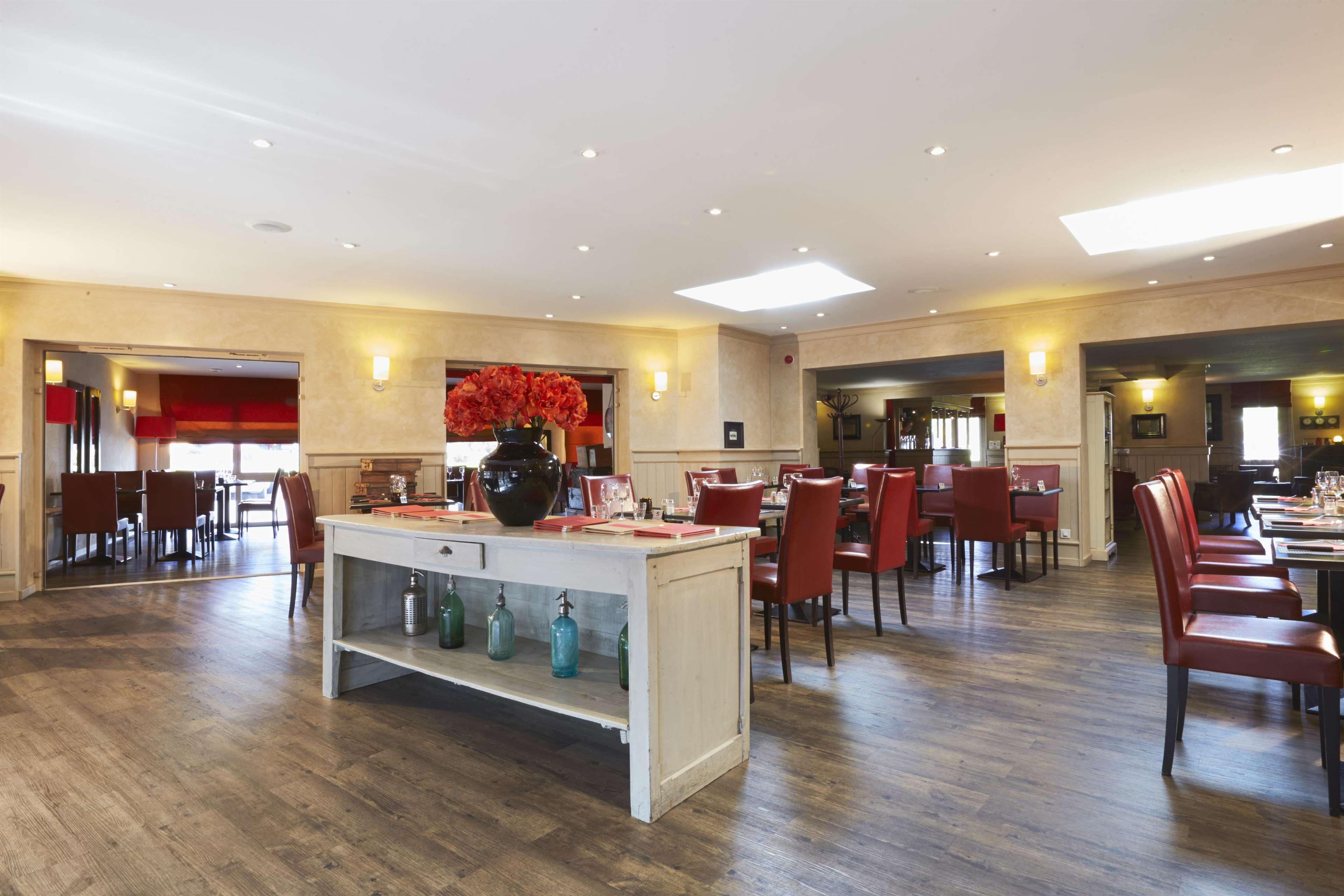 Brit Hotel Essentiel Шоле Екстериор снимка
