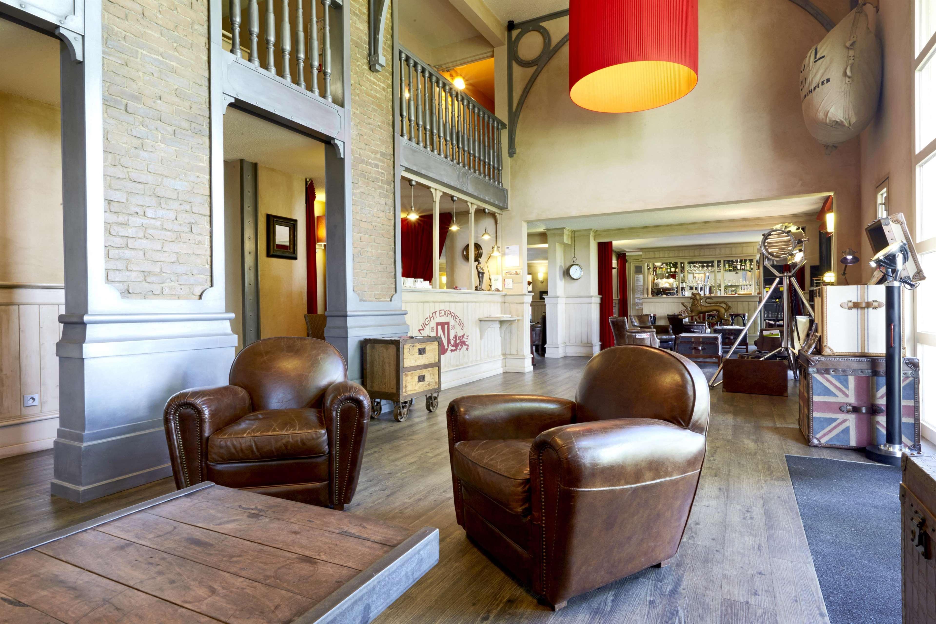 Brit Hotel Essentiel Шоле Екстериор снимка