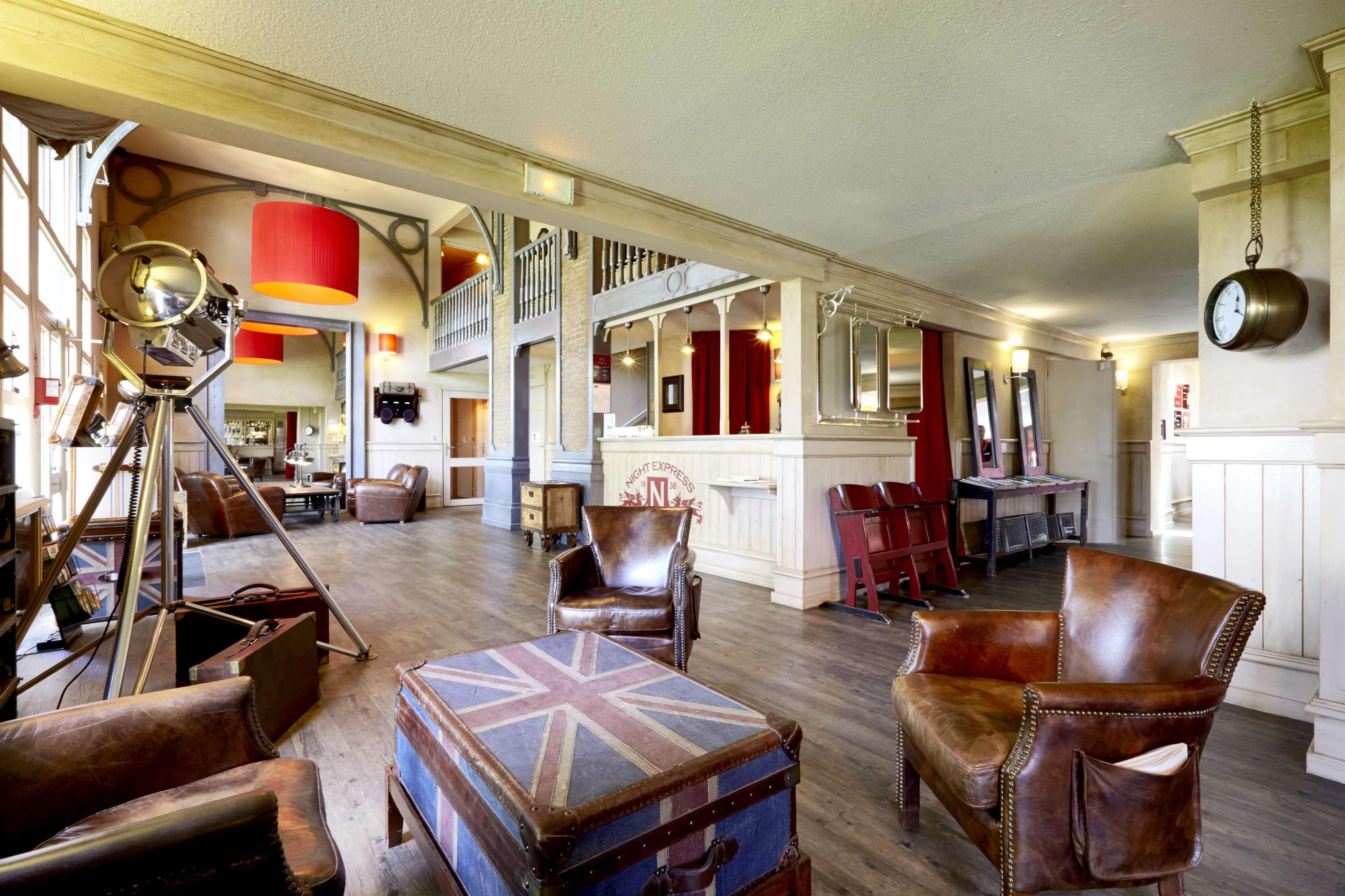 Brit Hotel Essentiel Шоле Екстериор снимка