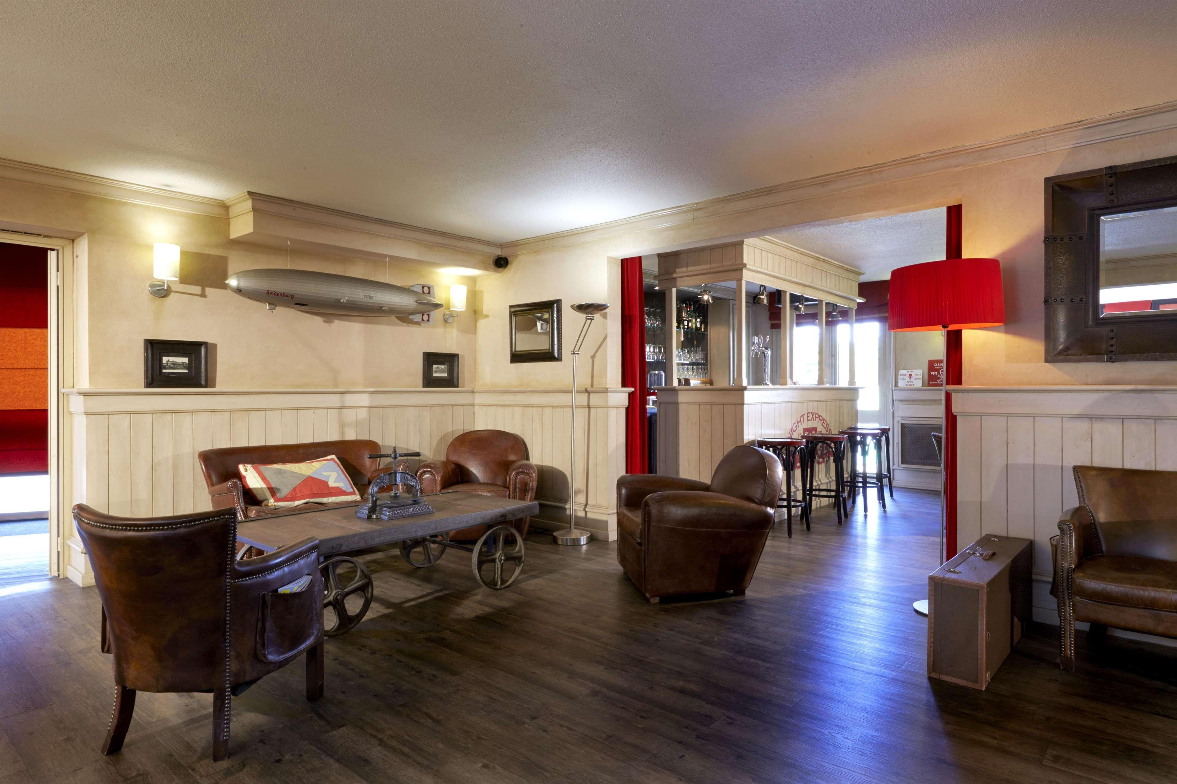 Brit Hotel Essentiel Шоле Екстериор снимка