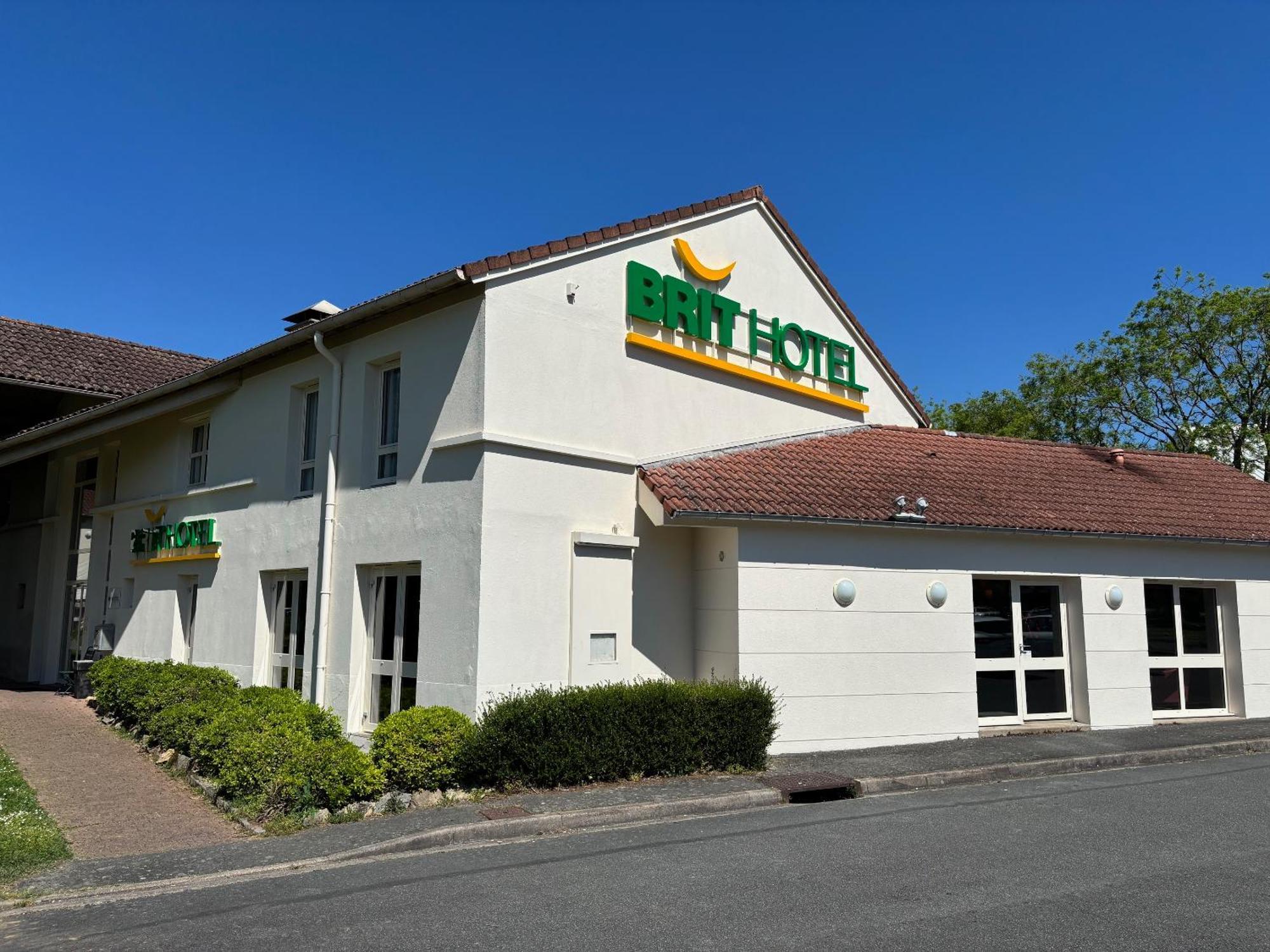 Brit Hotel Essentiel Шоле Екстериор снимка