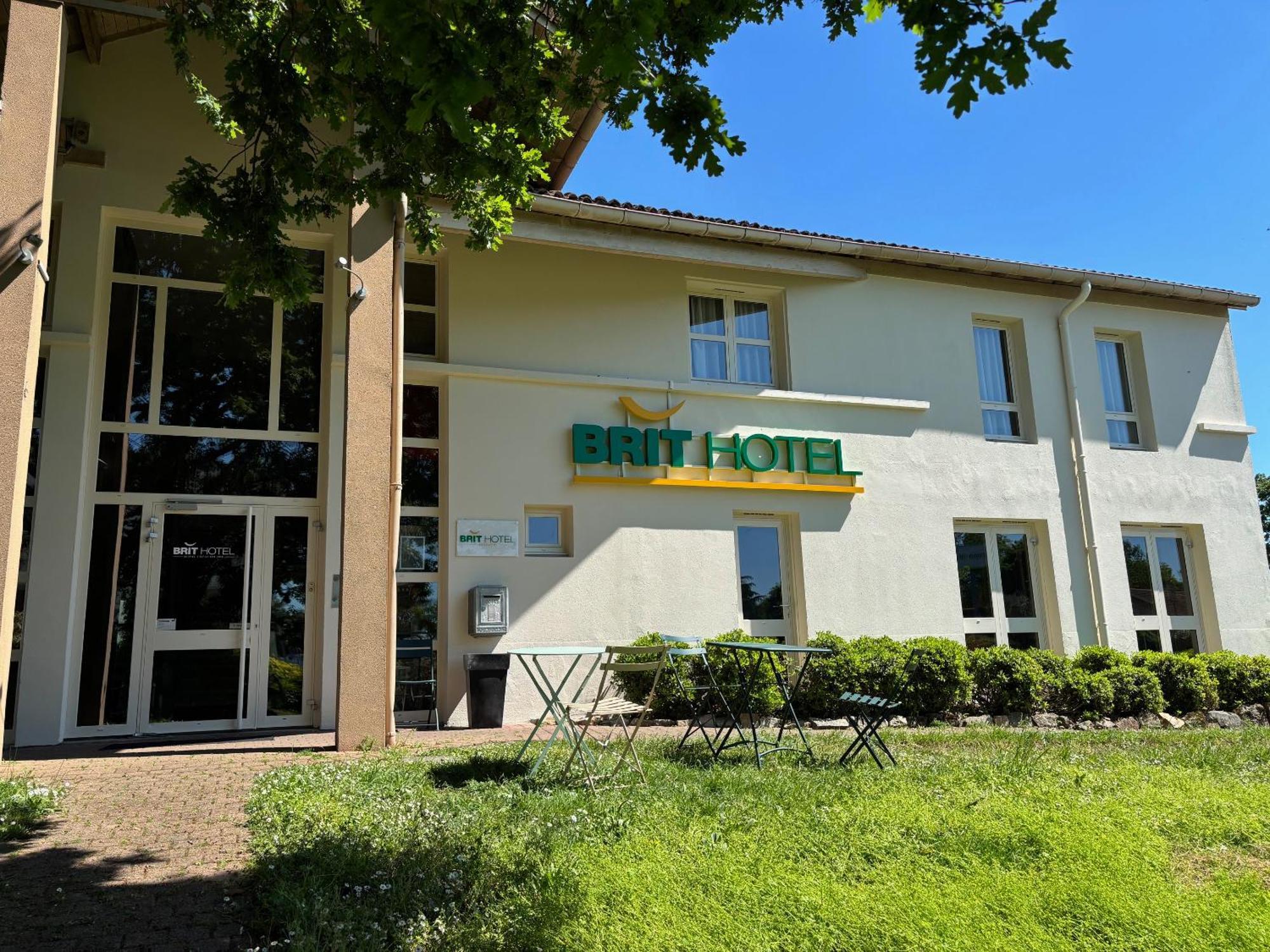 Brit Hotel Essentiel Шоле Екстериор снимка